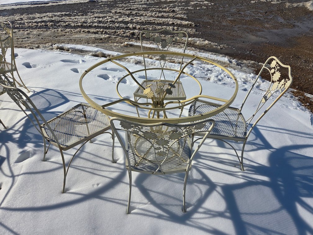 Table & 4 Chairs