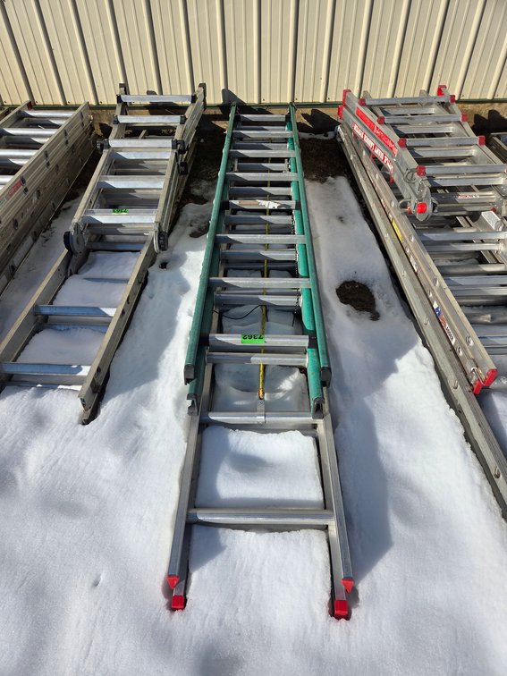 20' Davidson Aluminum Ext., & 1 - 16' Werner Fiberglass Ext.