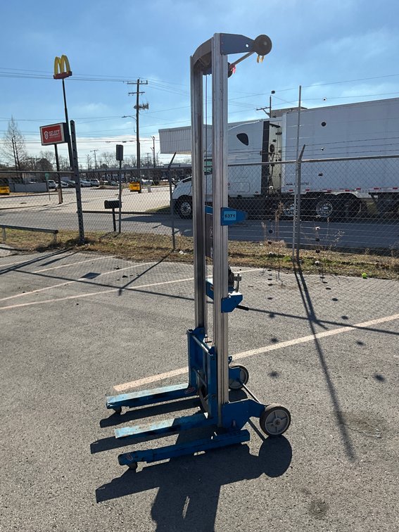 Genie Hand Crank Lift