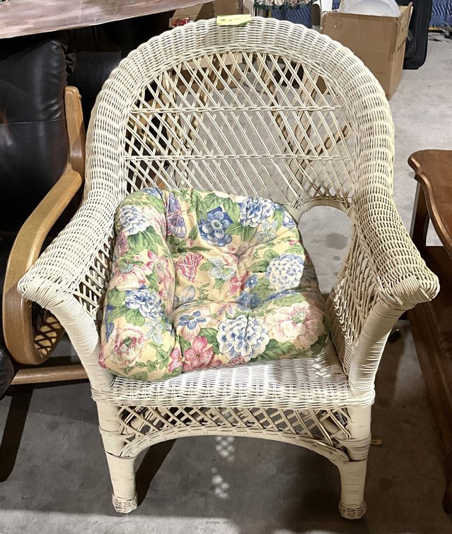 All Weather Wicker Patio Armchair w/ Floral Cushion
