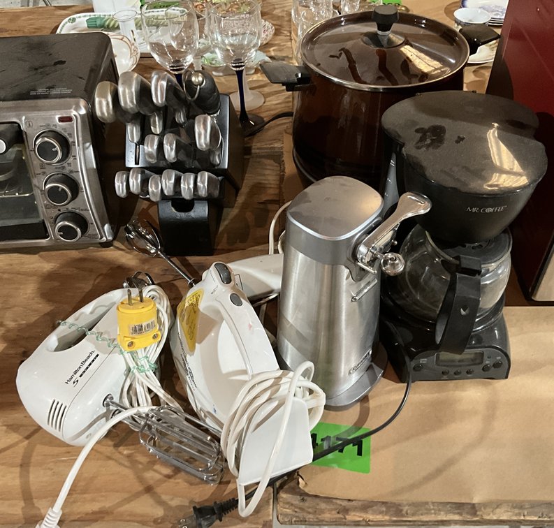 Westbend Crock Pot, Cuisinart Can Opener, Knife Set