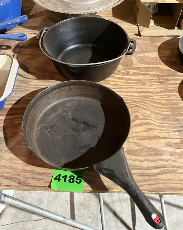 Cast Iron Skillet, Cast Iron Hanging Pot