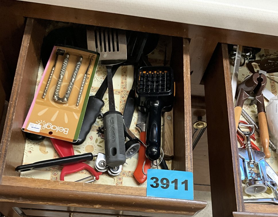 3 Drawers Silverware, Spatulas, Peelers