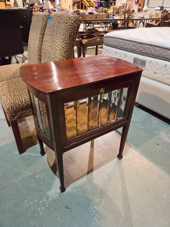 Vintage Butler/Liquor Cabinet