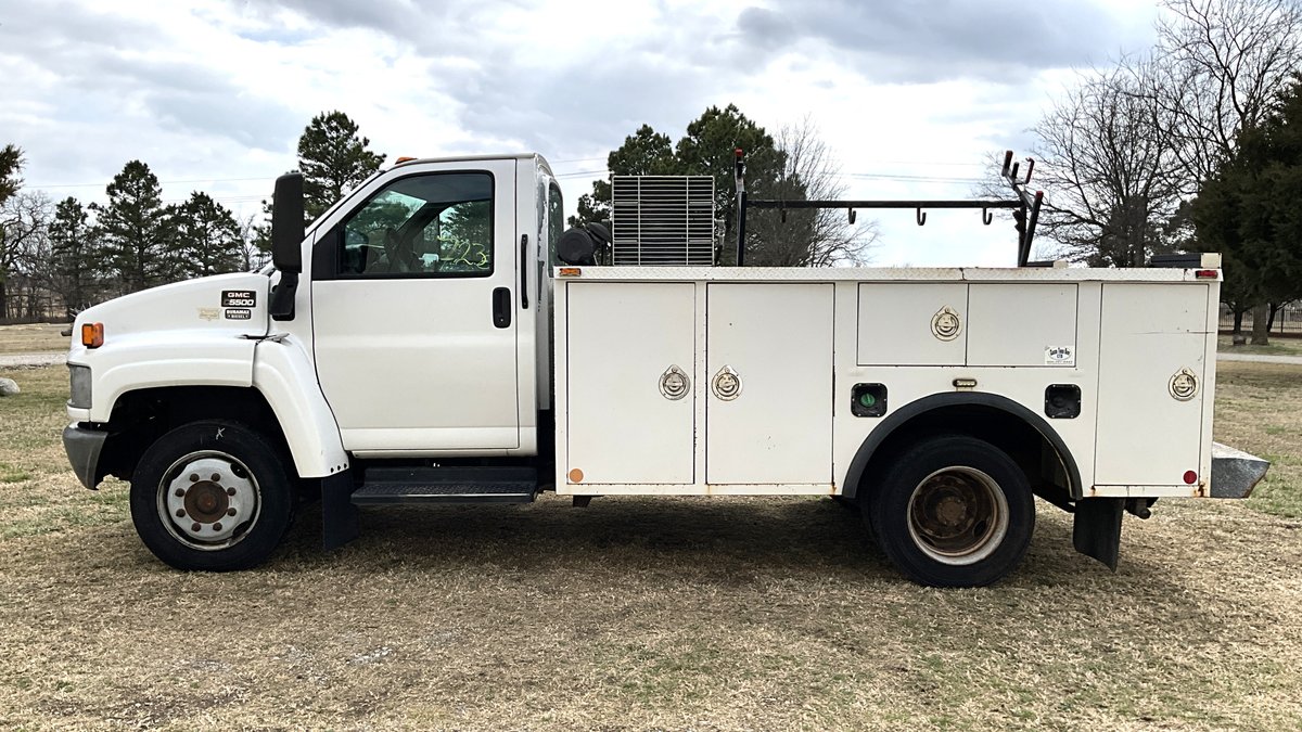 2008 GMC 1 1/2T 4X4