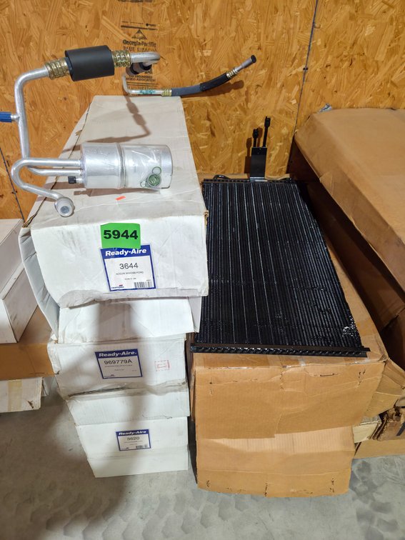 Ready Air Accumulators w/ Hose, 2 Ford/1 Infinity-New