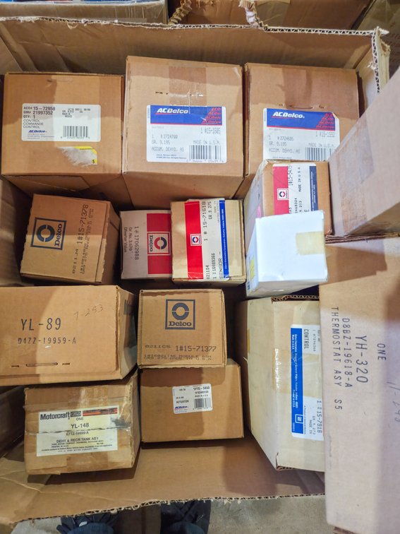 Box of Asstd Accum, Dehyd Command Controls, Actuators, Etc.