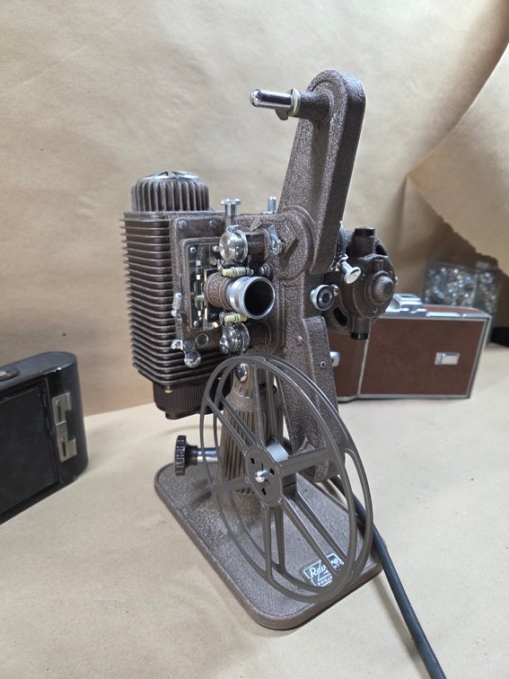 Polaroid Land Camera Model 95 Speed liner, Eastman Kodak Jiffy Six-20, Vintage Revere Model 85 Deluxe 8mm Film Projector (Reel Motor and Bulb Work)