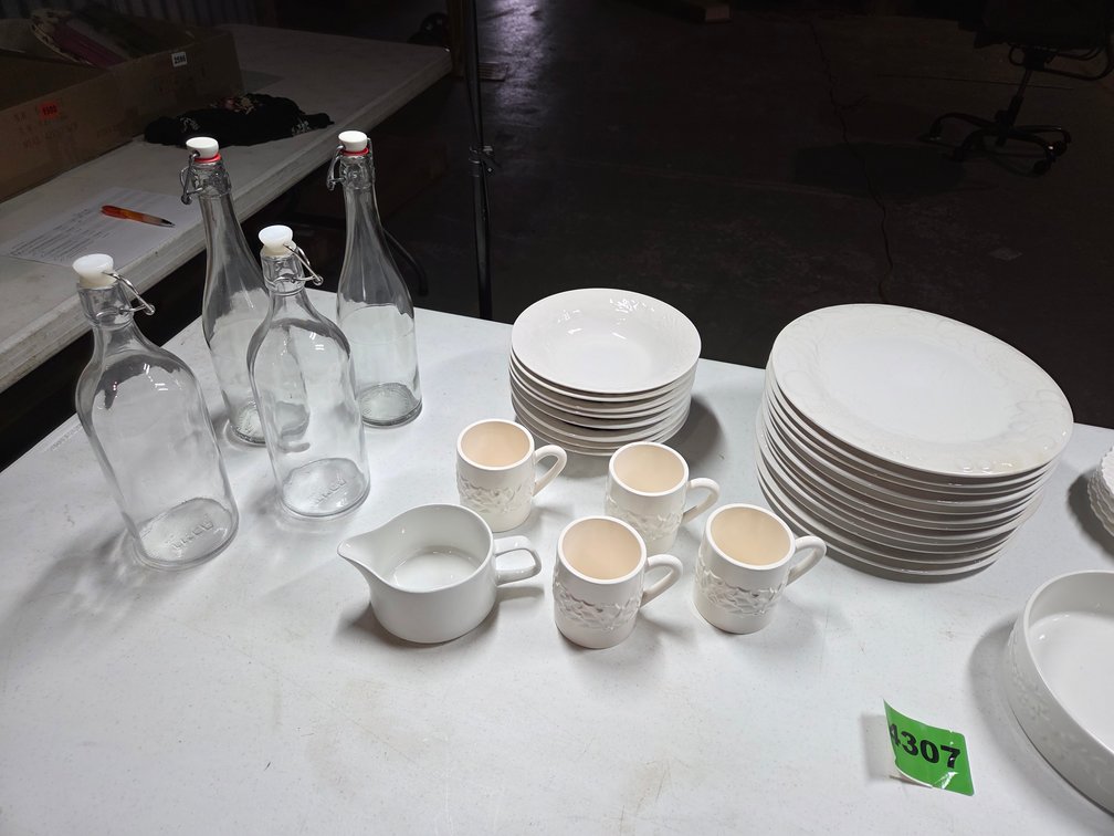 Assorted Glassware Plates & Bowls