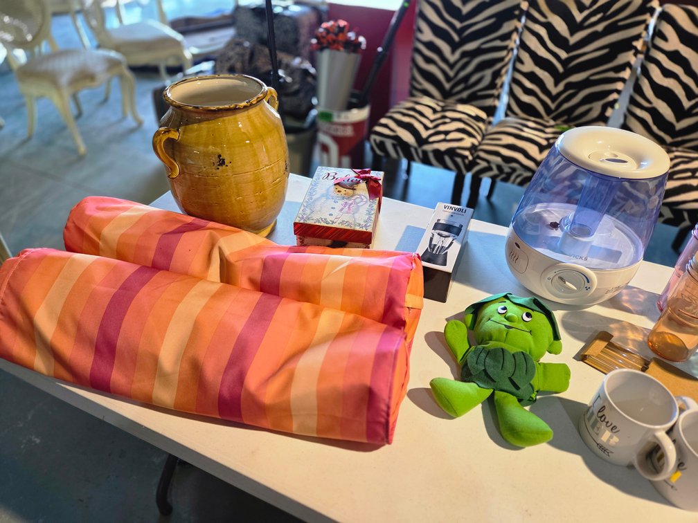 Vicks Humidifier Bamboo Mason Cups & Other Assorted Items