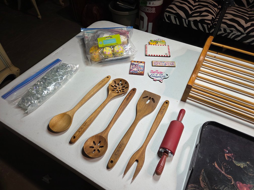 Kitchen Items, Pioneer Woman Wooden Utinsils & D\uFFFdcor