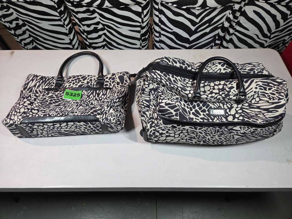 5 Pc Black and White Luggage Set