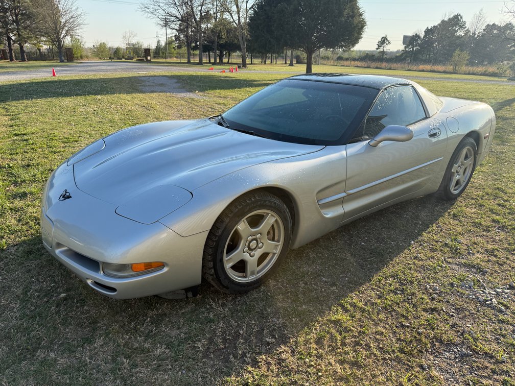 1997 Chevy Corvette - Silver & Gray
