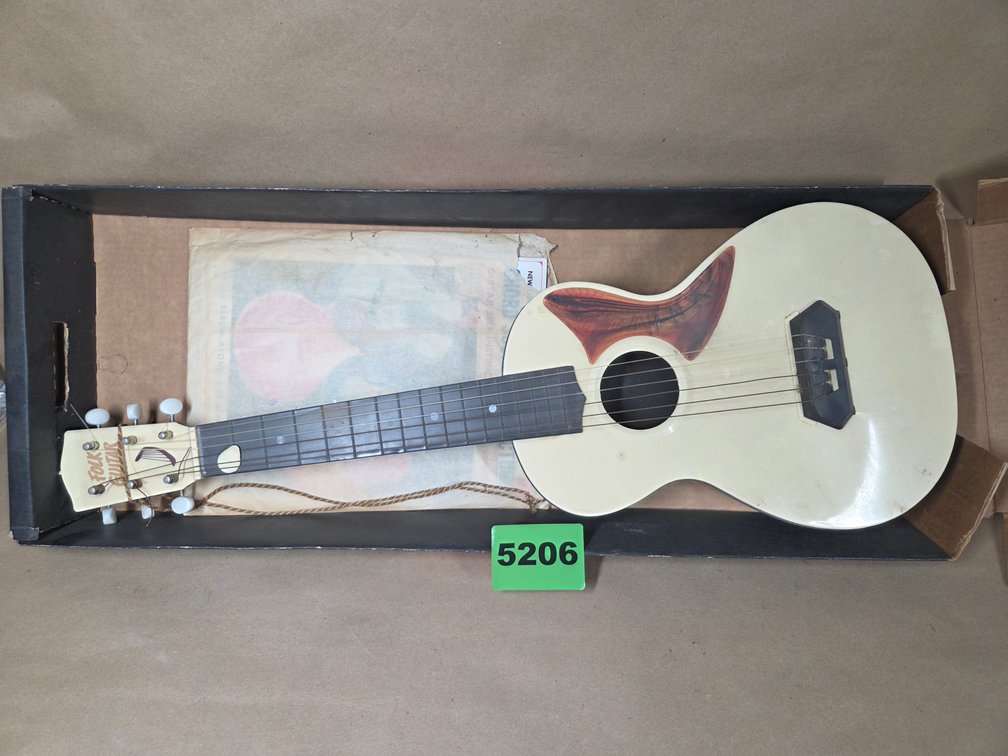Vintage Guitar
