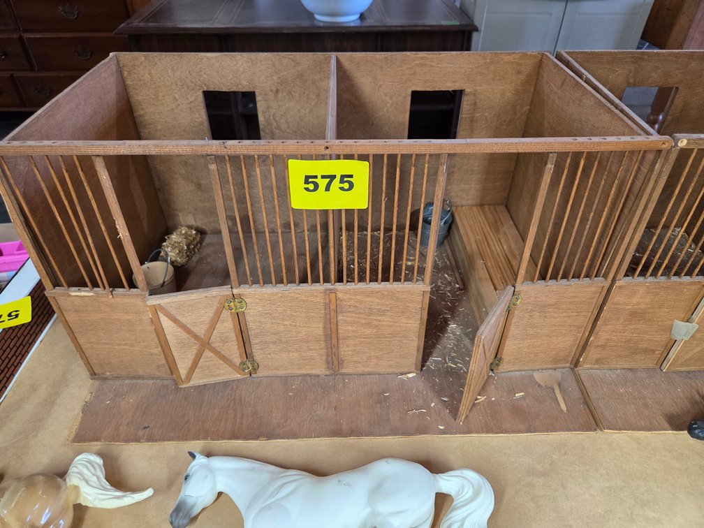 Wood Two Stall Unit 24 X 12 1/2 X 13 With Feed Buckets, Fence & Straw