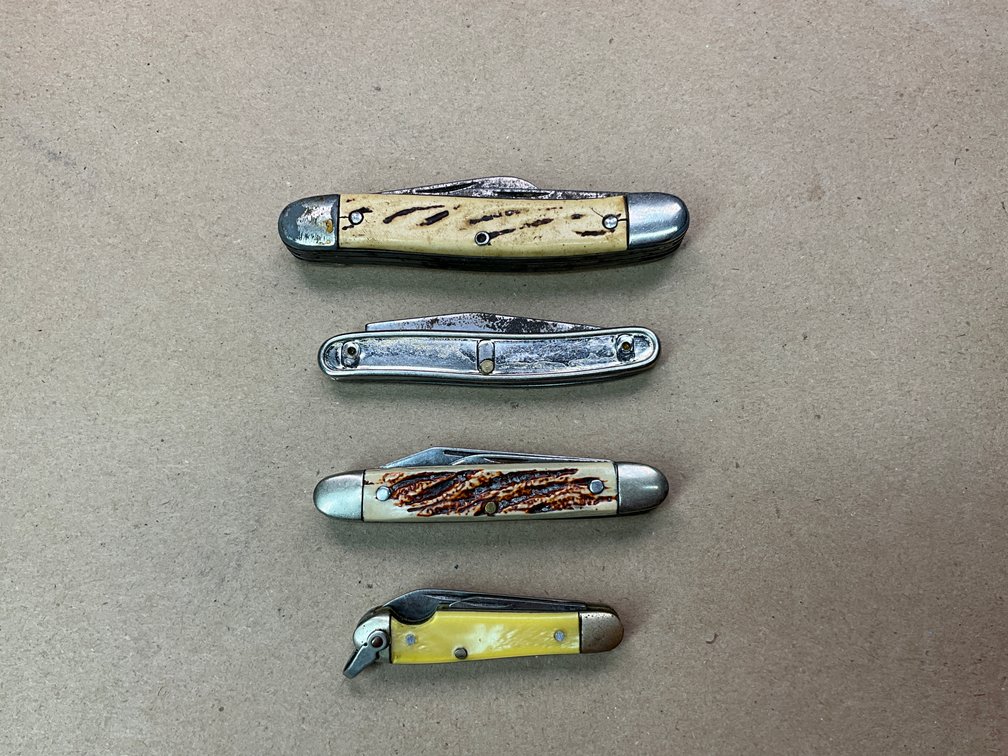 Colonial Pocket Knives