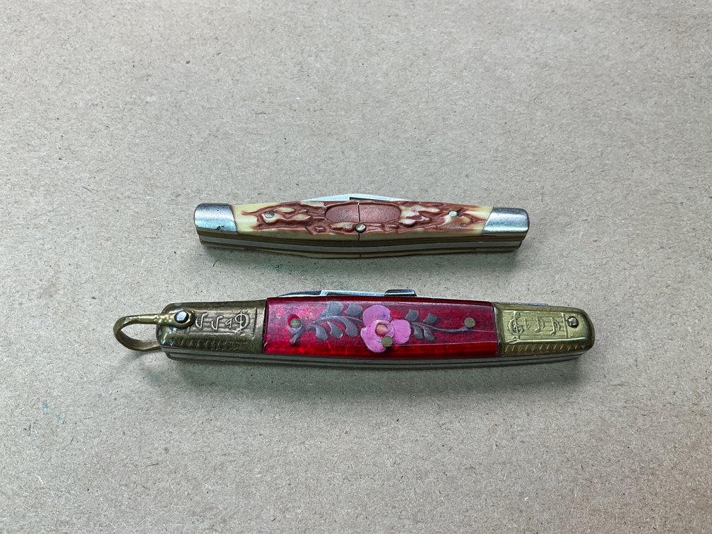 2 Assorted Pocket Knives