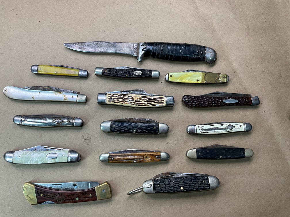 14 Assorted Knives