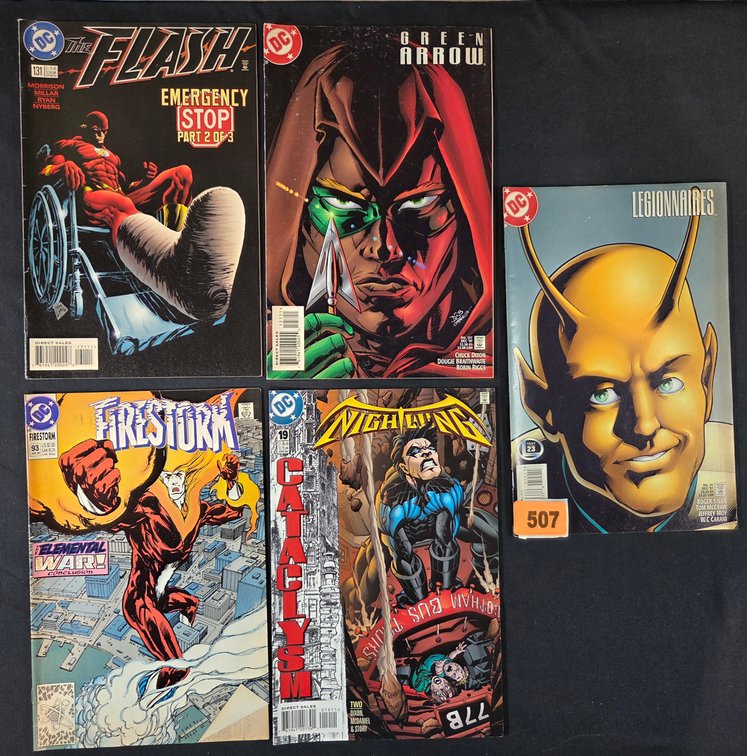 DC Comics - Legionnaires, Lightning, Firestorm, Green Arrow, Flash - 5 pieces