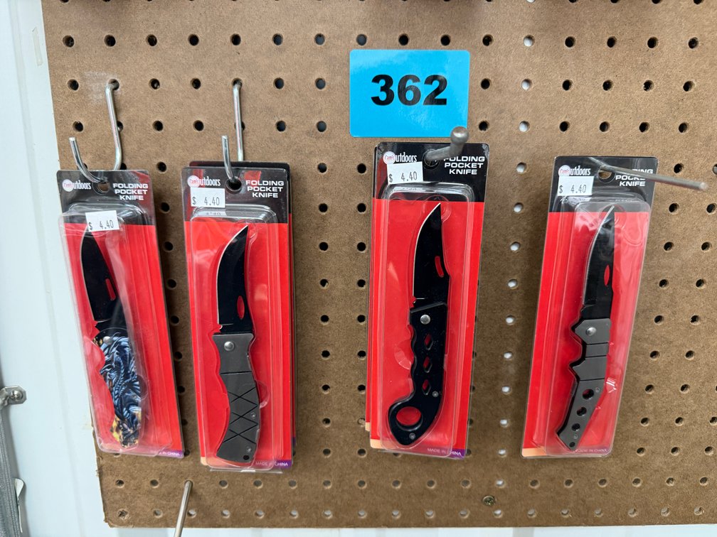 Outdoors Folding Pocket Knives - 6