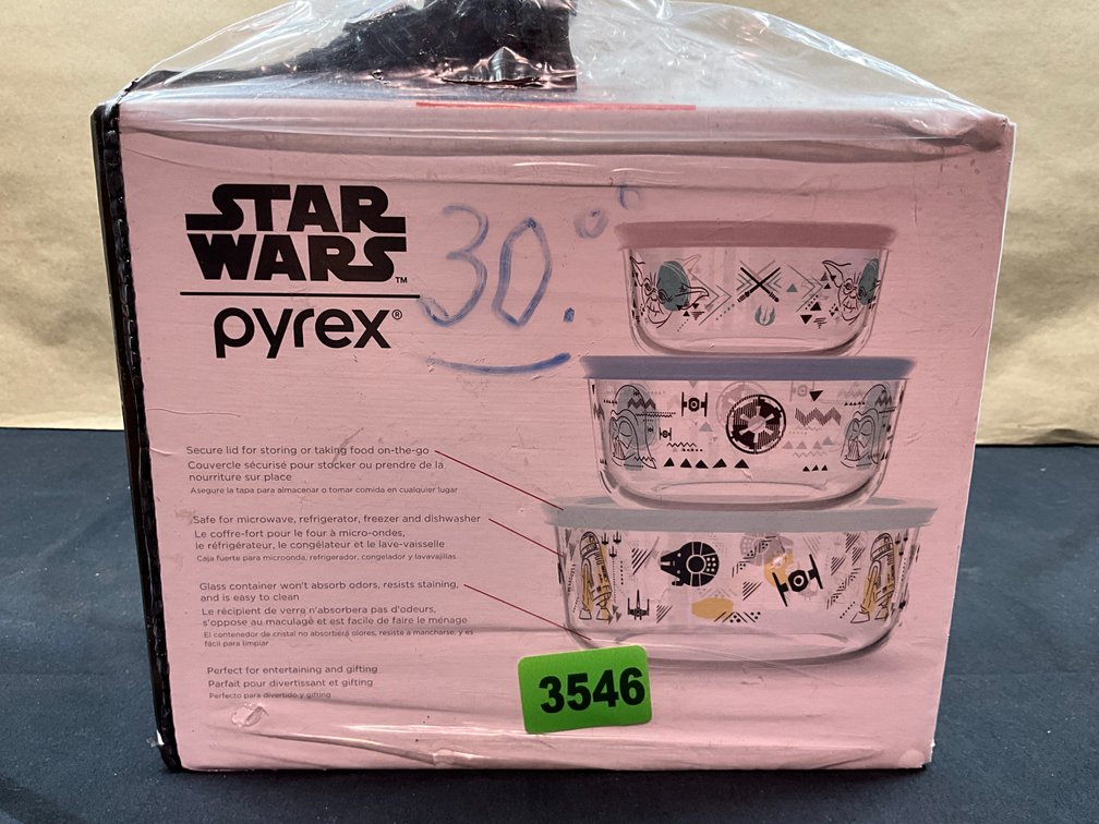 New In Box Pyrex Star Wars 3 Bowl Set