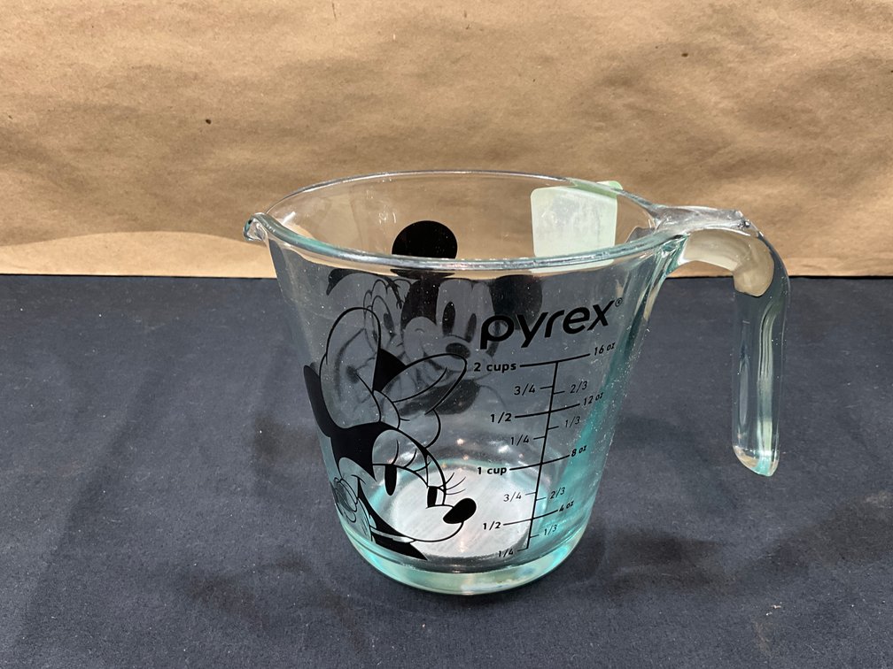 New Disney Pyrex Measuring 2 Cup