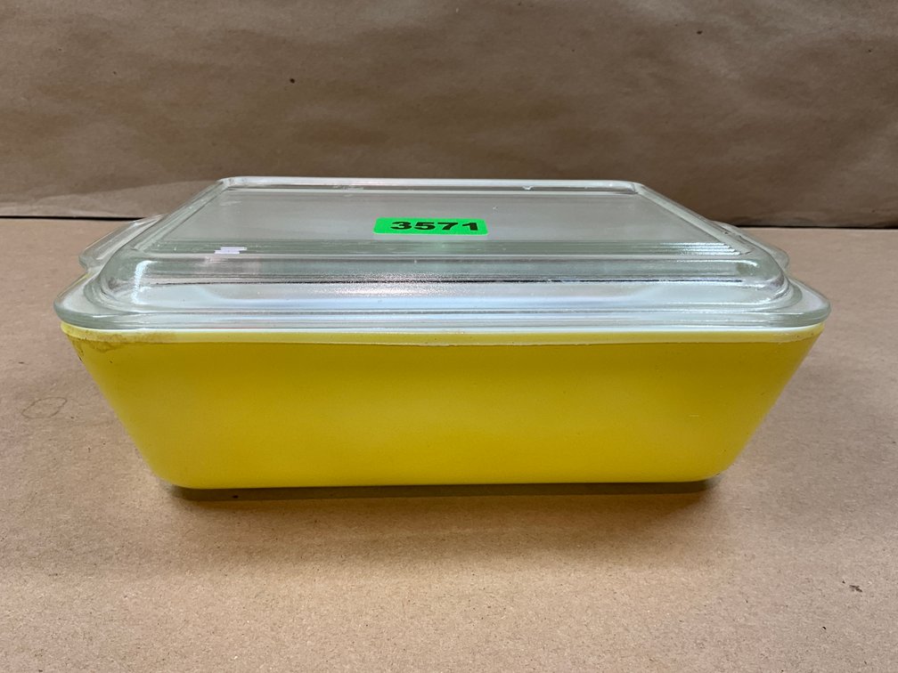 1 Yellow Pyrex Large Refrigerator Dish With Lid