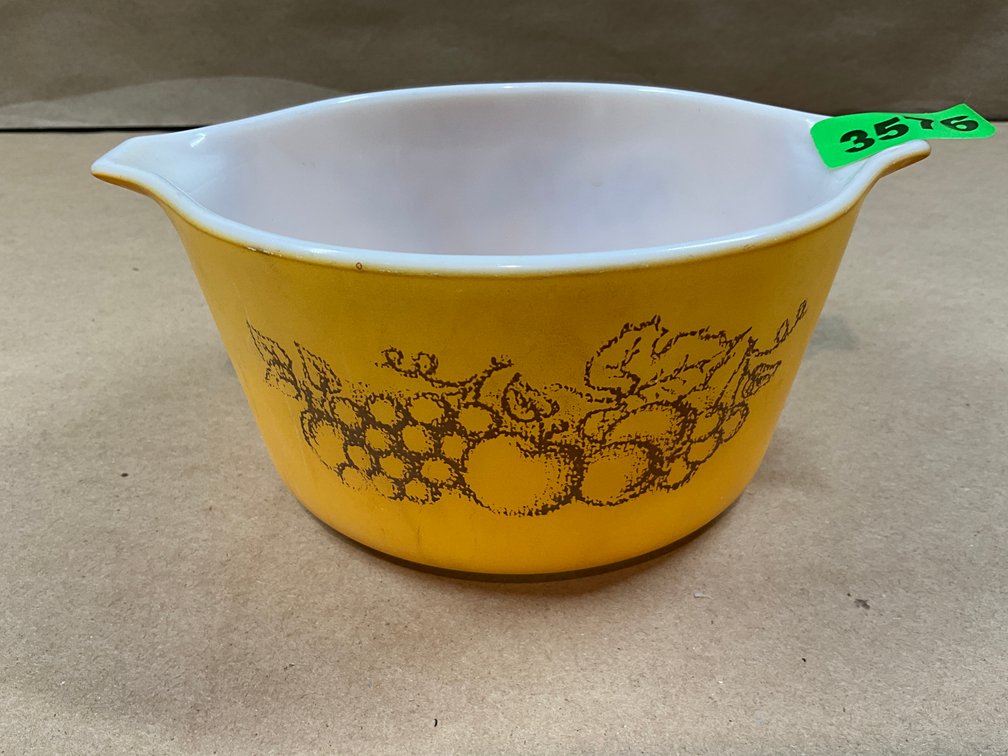 1 Old Orchard 1 Qt Pyrex Casserole Dish No Lid