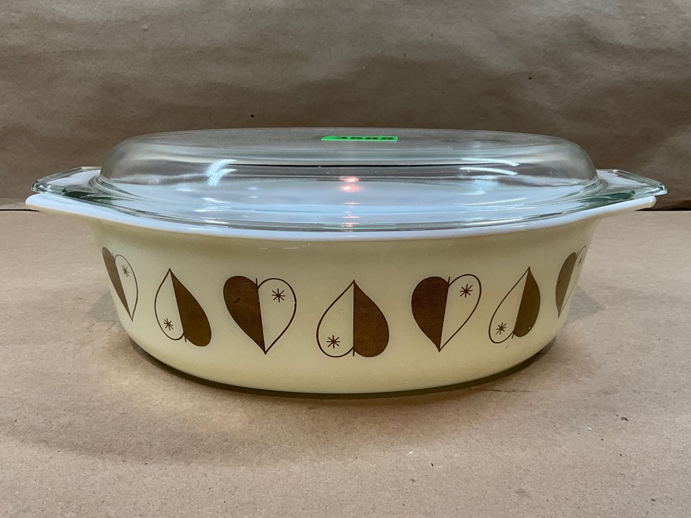 1 Pyrex Golden Hearts Casserole Dish With Lid