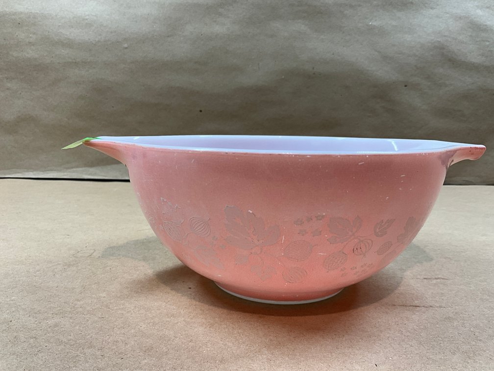 Pyrex White On Pink Gooseberry Cinderella Bowls