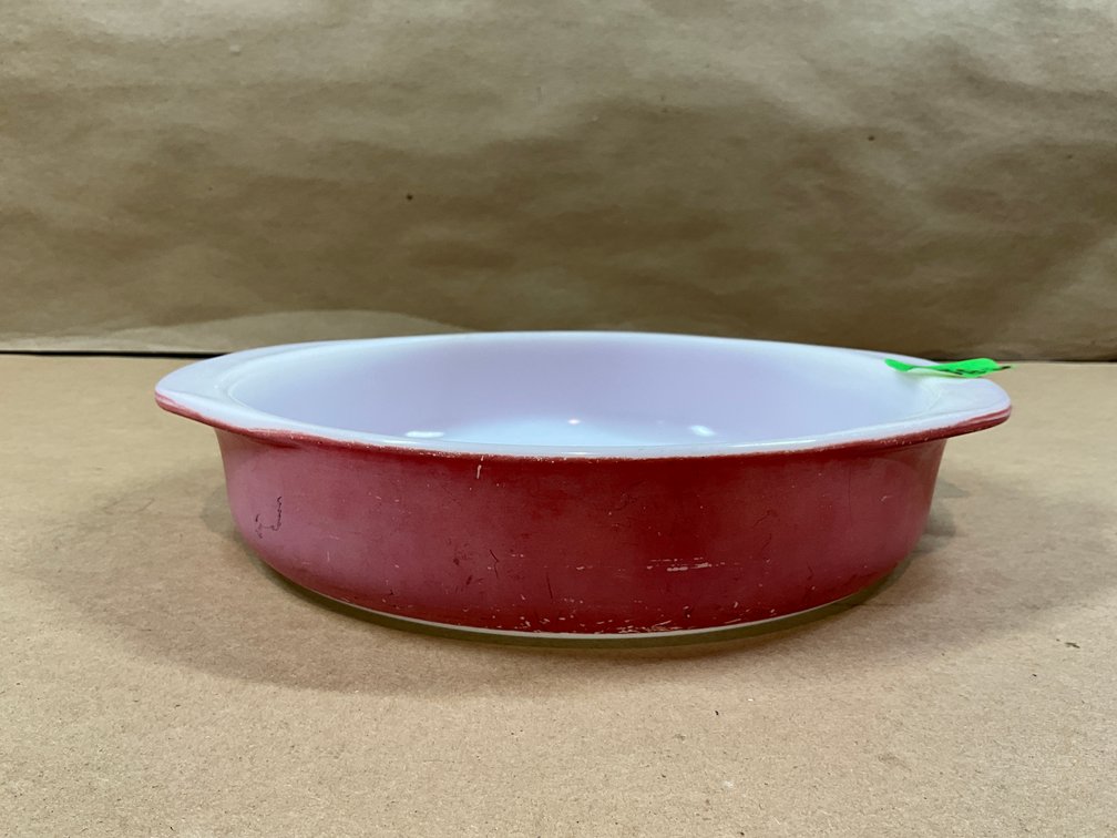 1 Pyrex Flamingo Pink 8 In Round Casserole Dish