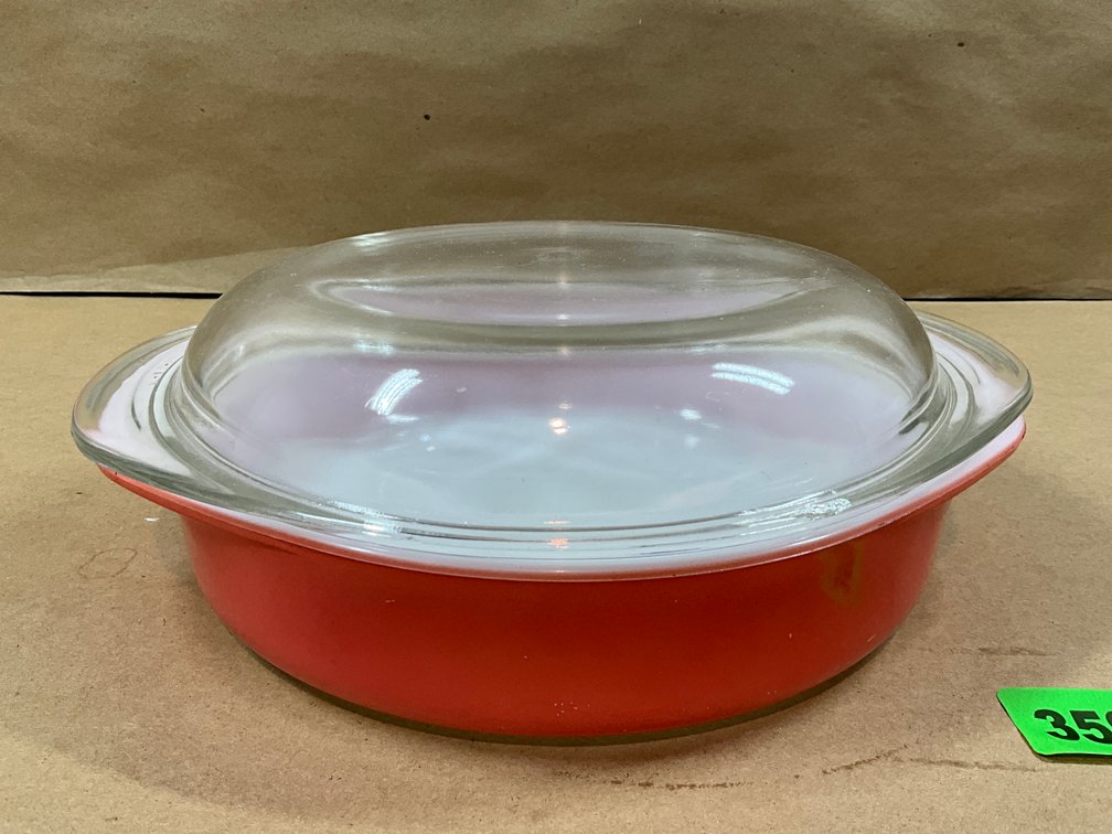 1 Round Flamingo Pink Pyrex Casserole Dish