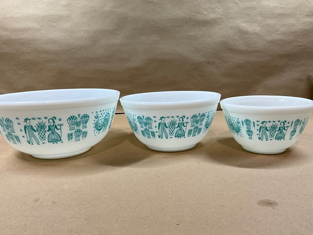 3 Pyrex Amish Butterprint Mixing Bowls