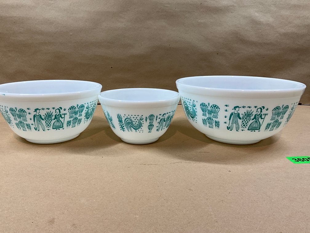 3 Pyrex Amish Butterprint Mixing Bowls