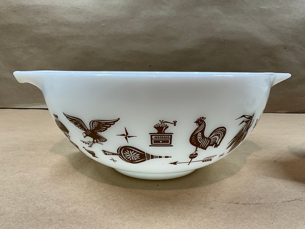 2 Pyrex Early American Cinderella Mixing Bowls Brown On White