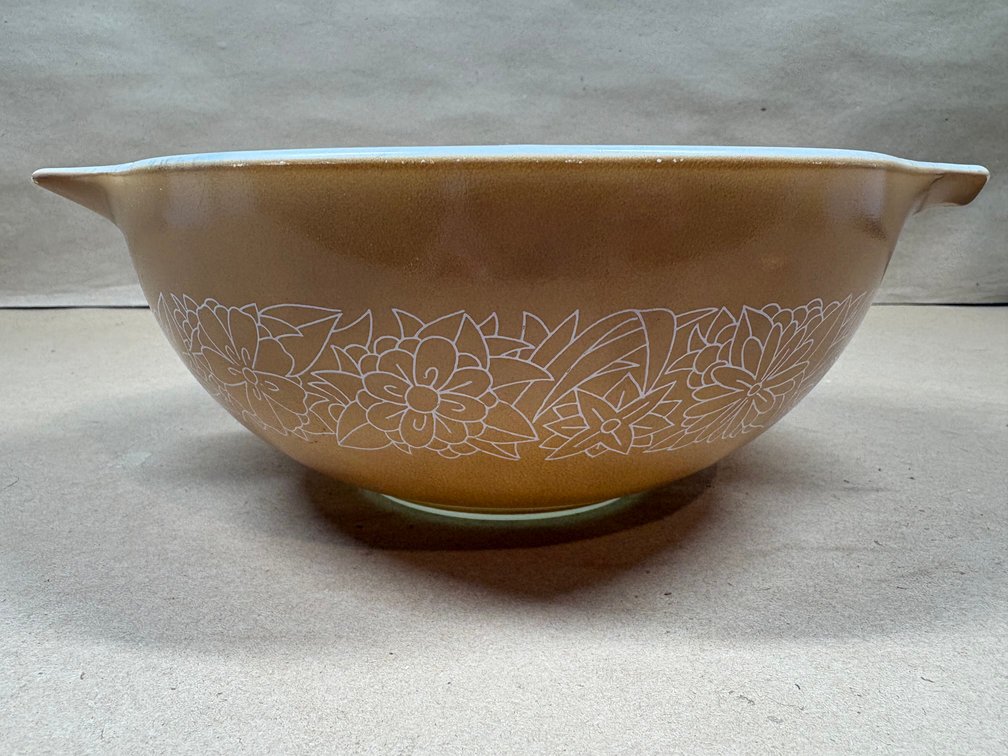 1 Pyrex Woodland Light Brown 2.5Q Bowl