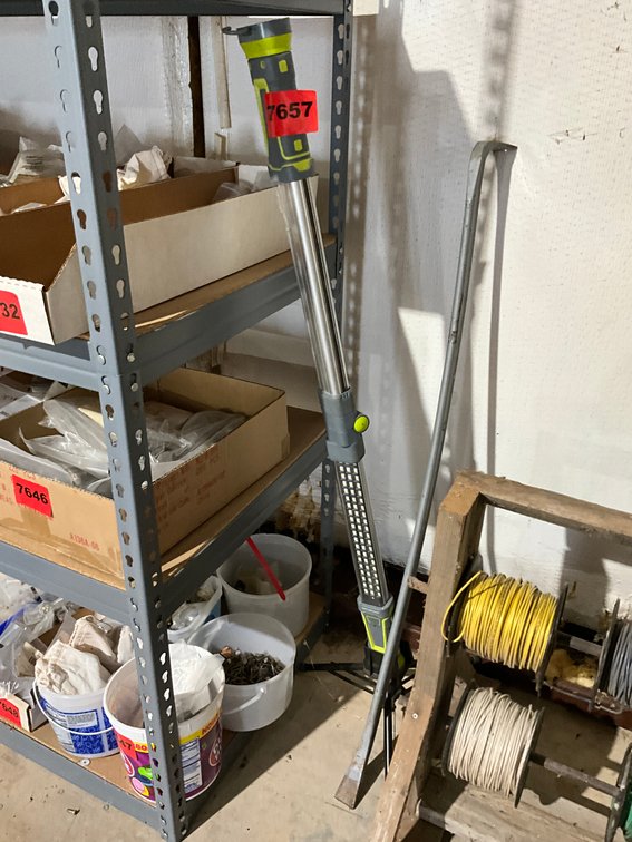 LED Shop Light & 1 Wrecking Bar