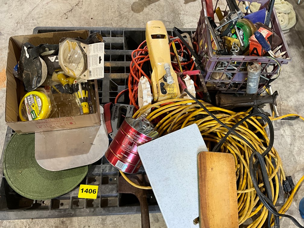 Pallet Misc Tools, Ext Cords, Sprinkler, Jack