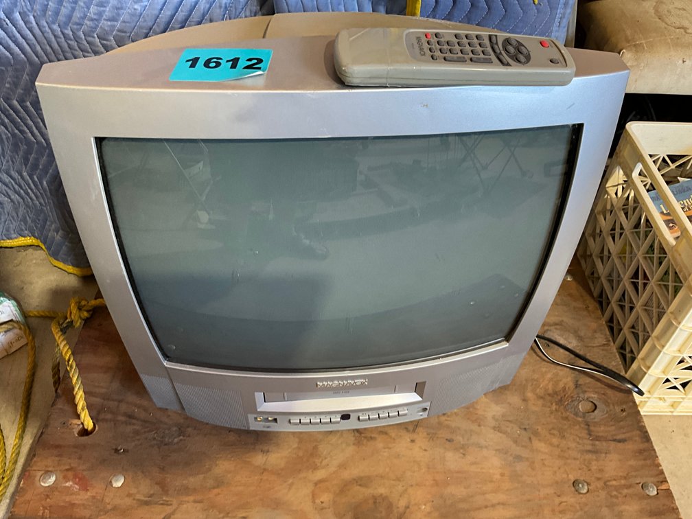 Magnavox TV w/Built-In VHS Player w/Remote