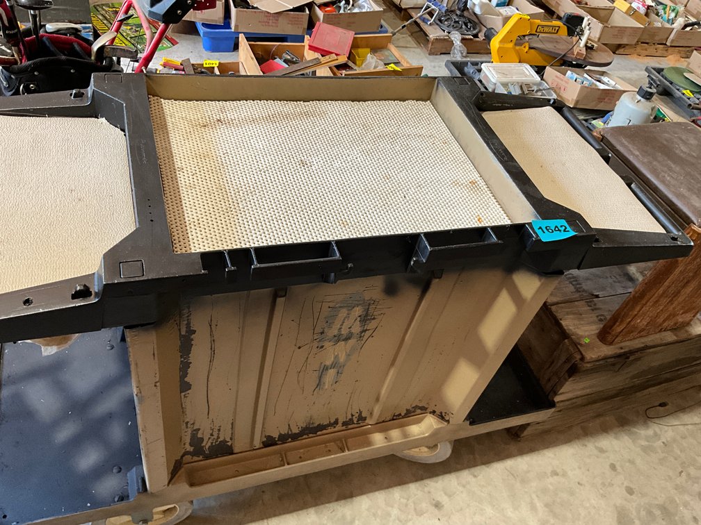 Rubbermaid Shop Cart