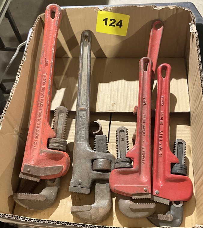 1 Box Assorted Pipe Wrenches
