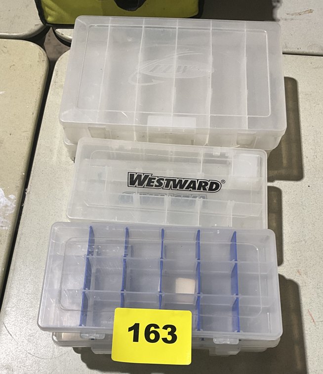 7 Plastic Containers Assorted Sizes