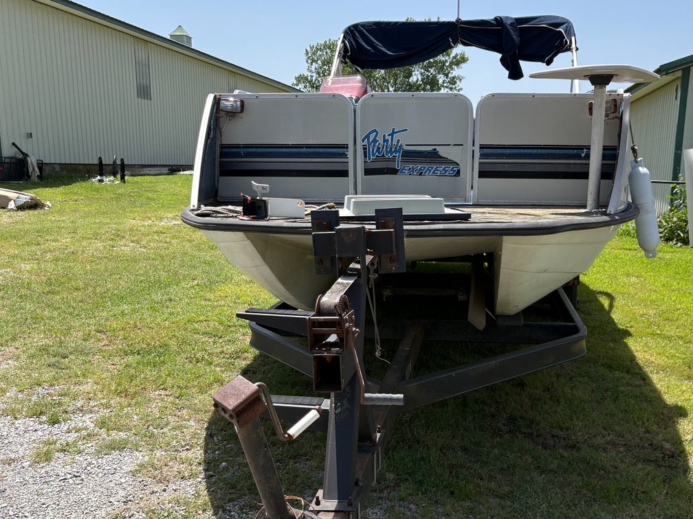 Sun Tracker Party Express Boat (Bill of Sale Only)