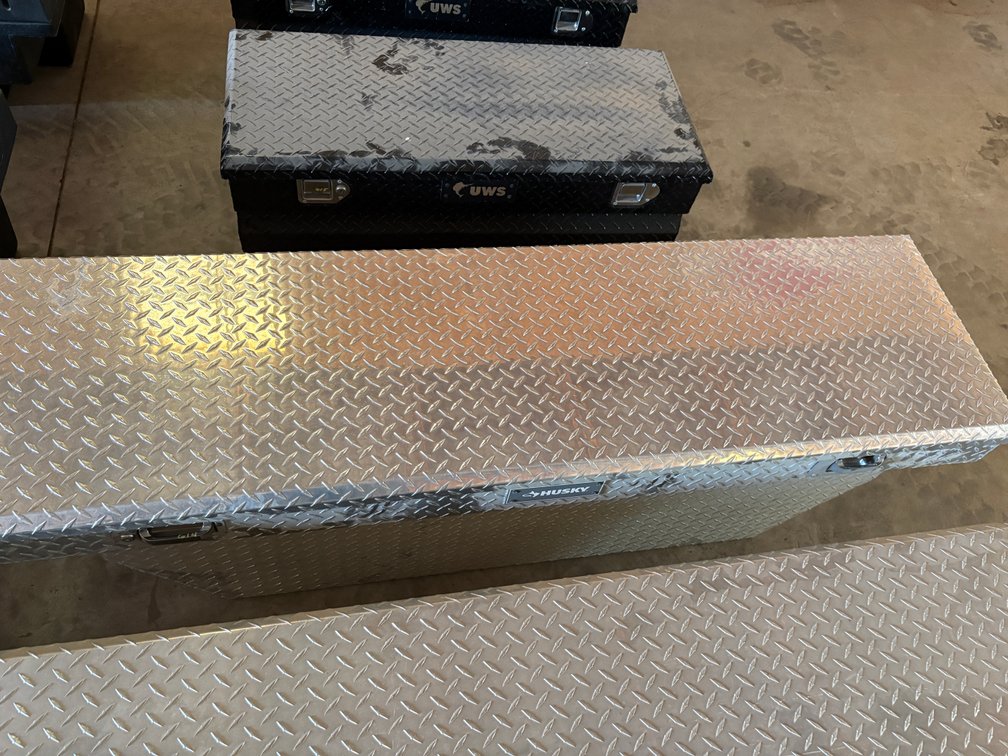 Husky Cross Bed Tool Box (Full Size w/o Key)