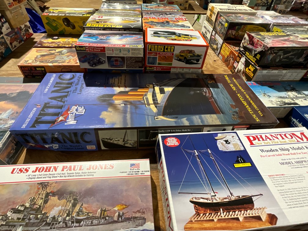 Image for Lifetime Scale Model Kit Collection