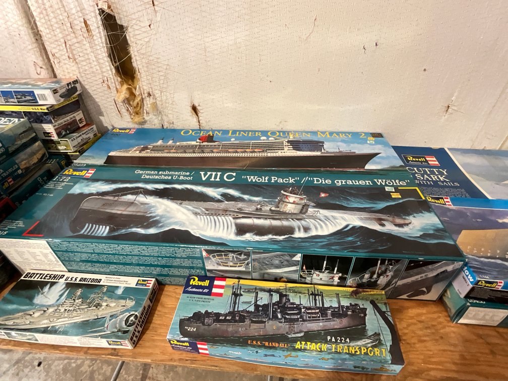 Image for Lifetime Scale Model Kit Collection