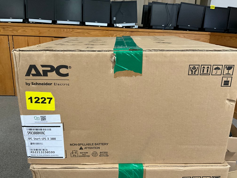 APC Smart-APS x 3000 Network Server Power Supply