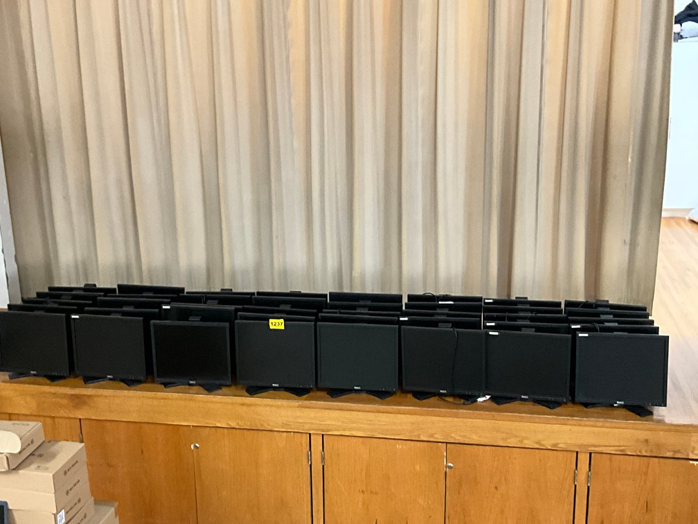 40 Dell Monitors
