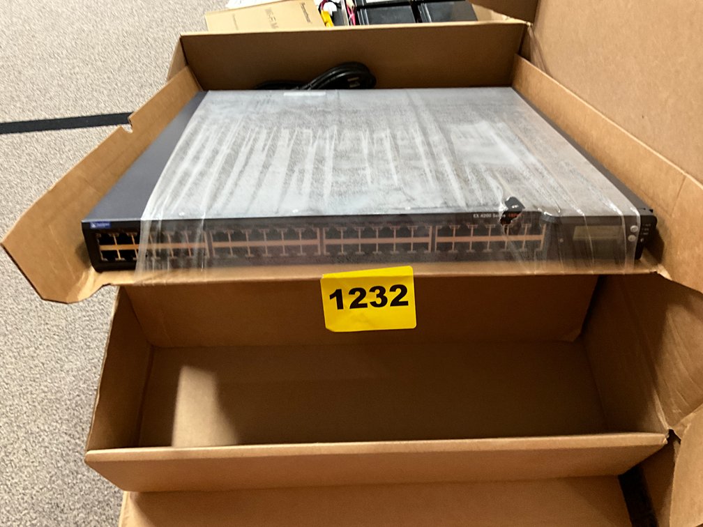 4 NIB Juniper EX 4200 Series 48 Poet Networks