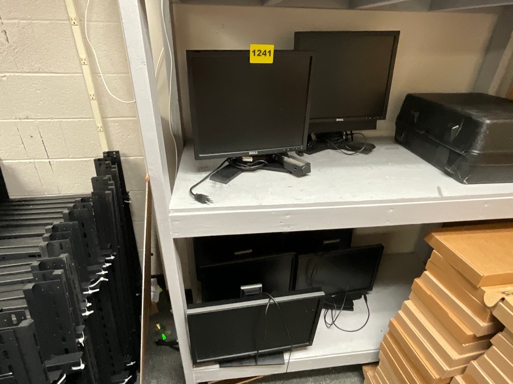 8 Monitors in a Box